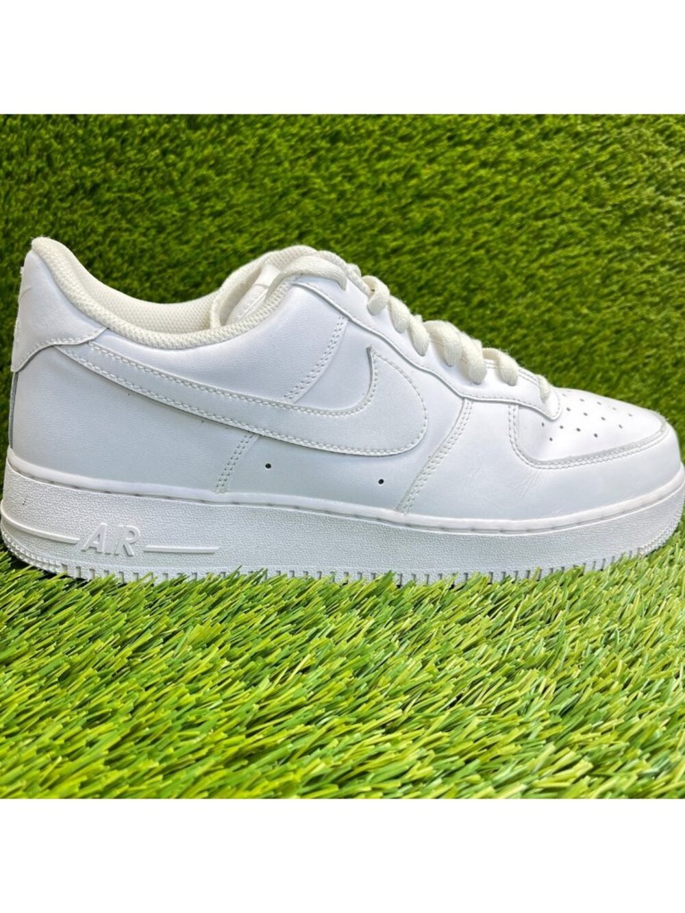 Nike Air Force 1 '07 Low‎ Mens Size 12 White Athletic Lifestyle Shoes Sneakers